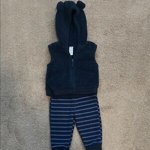 Little Me 2-piece Navy Sherpa Vest and Sweatpants- size 12M, EUC *like new*